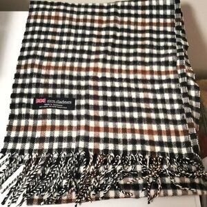 100% cashmere  made in Scotland Unisex Scarf